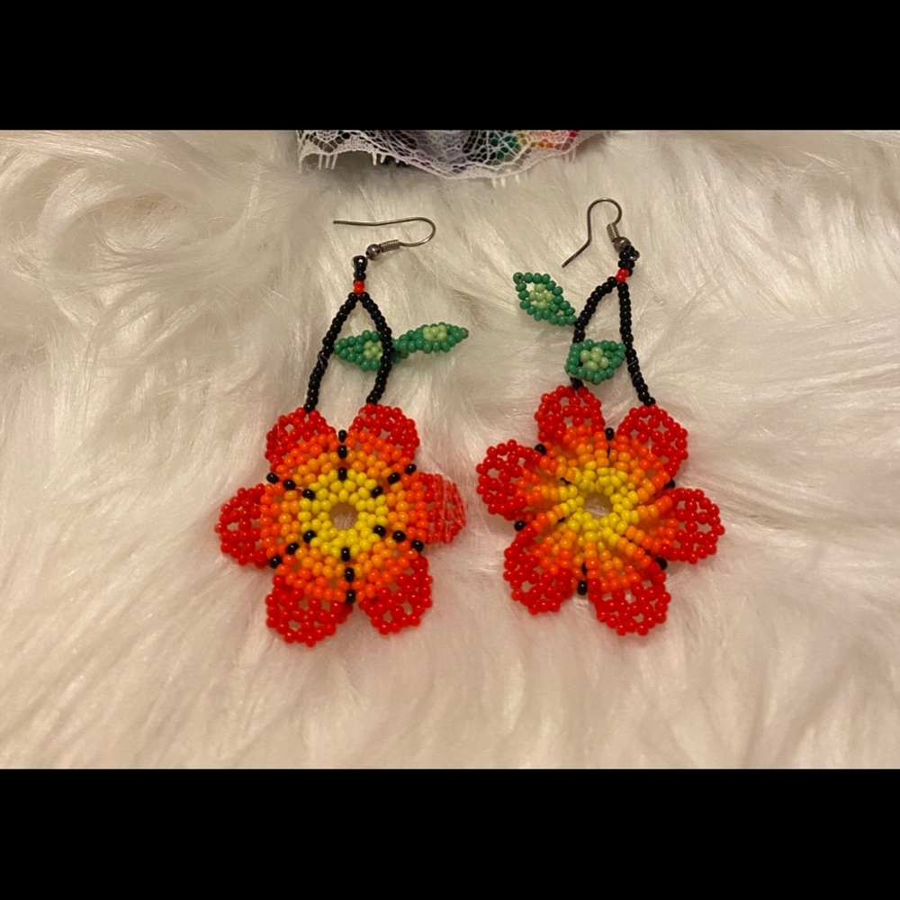 Beautiful flower earnings hand made beaded